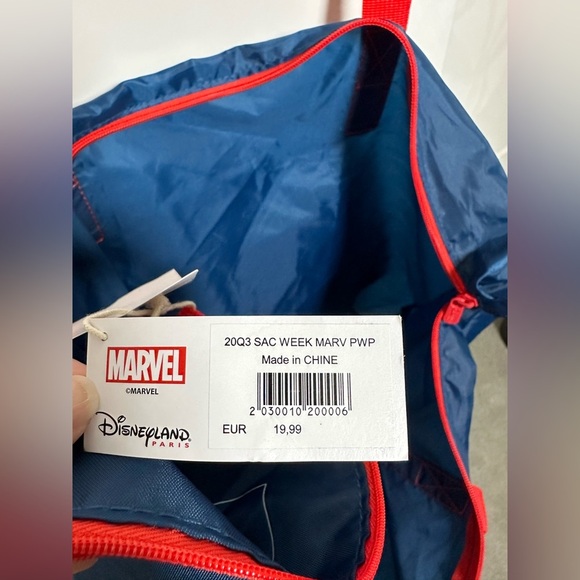 Marvel Reusable Packable Tote Bag Blue Red Large Disneyland Paris NWT - Picture 8 of 10